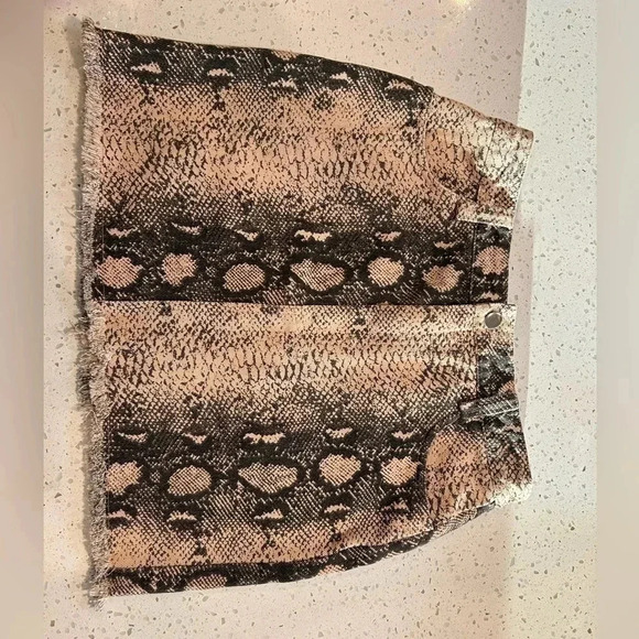 Pink snakeskin denim mini skirt size small - Picture 1 of 7